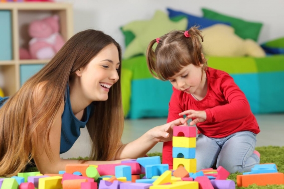 agence nourrice garde d'enfants à domicile